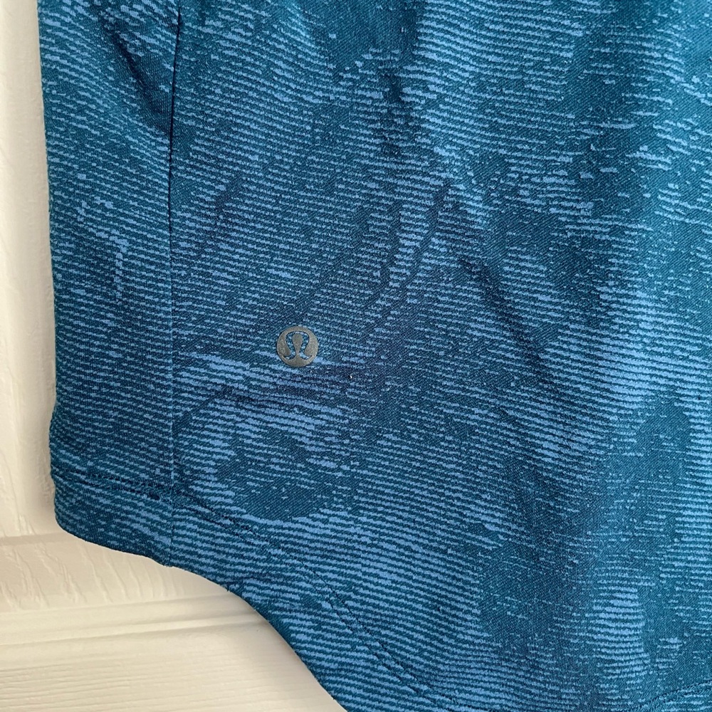 Lululemon Drysense Training Short Sleeve - Marble Map Jacquard Blue - Size Large - Picture 3 of 5